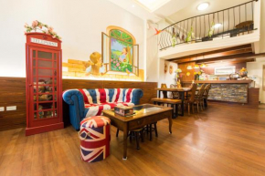  British Country Inn B&B  Luodong Township